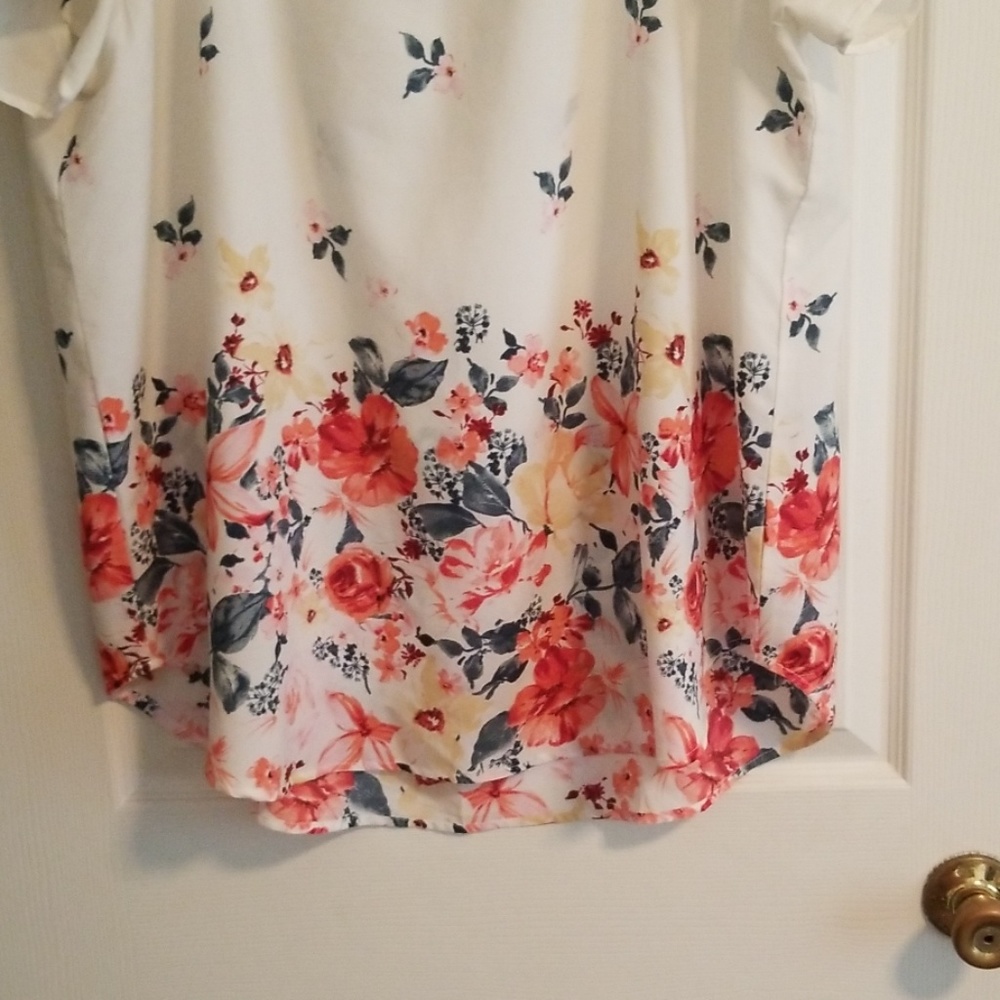 Floral blouse - Picture 3 of 5